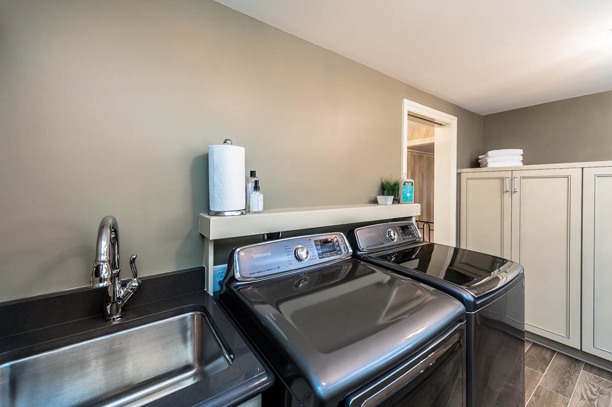 master suite laundry room sink